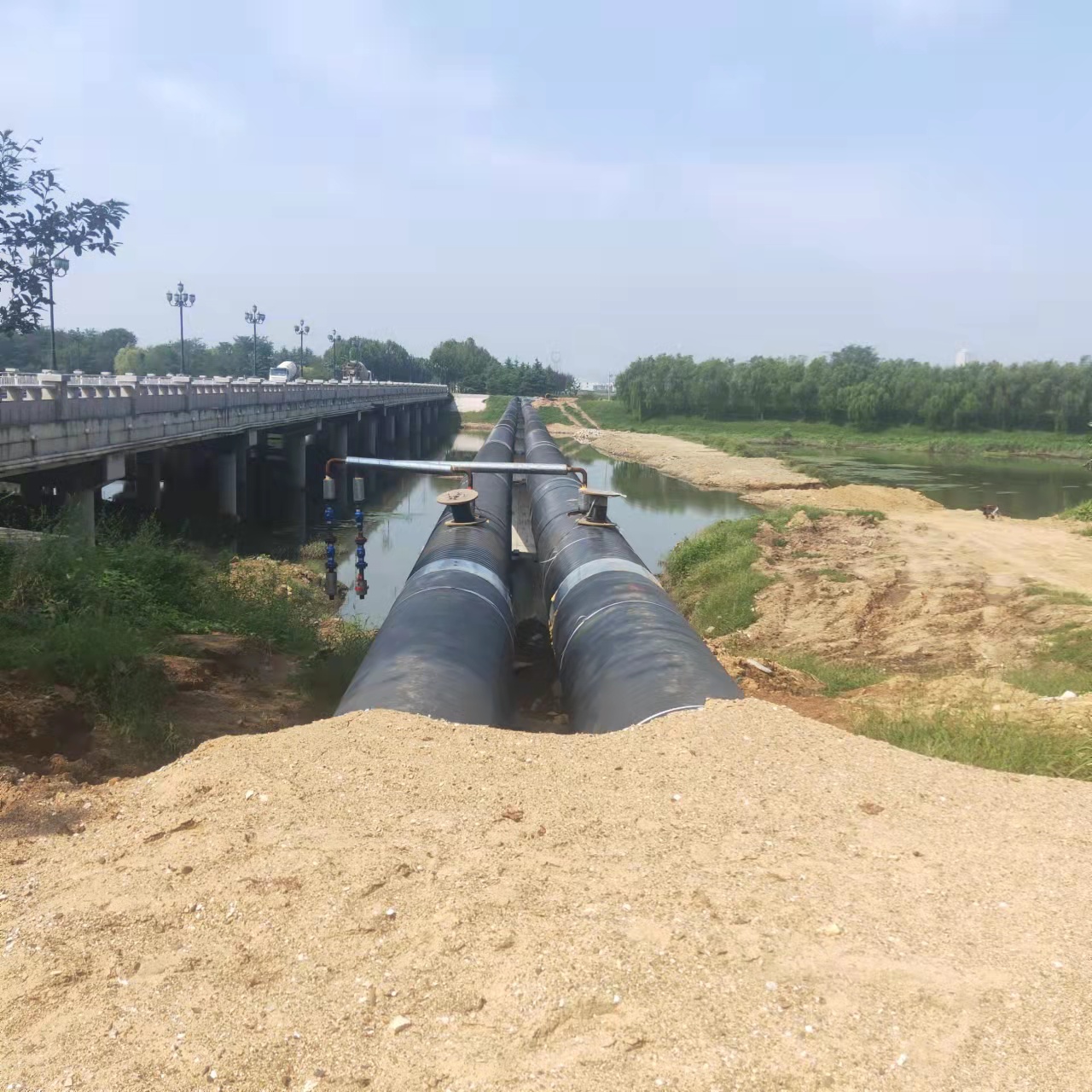 吐鲁番西气东输管道施工输油管道清洗